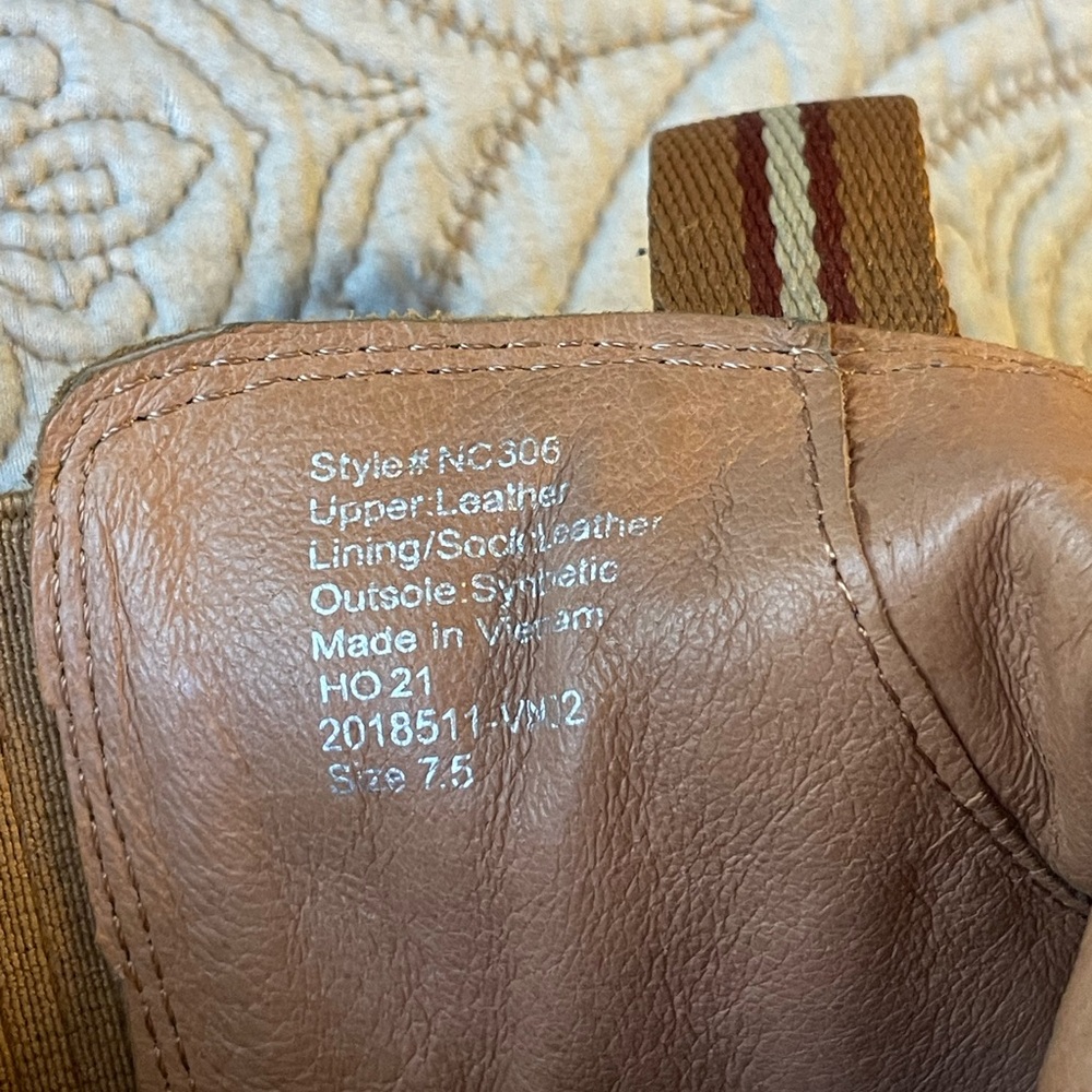 Madewell lug boots - tan. Size 7.5 - Picture 4 of 5